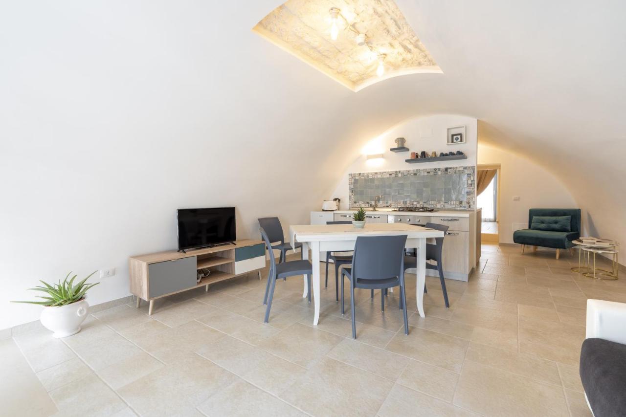 Suite La Scala Del Borgo Cisternino Luaran gambar