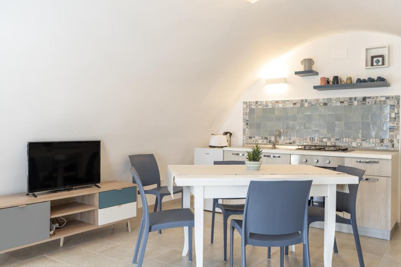 Suite La Scala Del Borgo Cisternino Luaran gambar